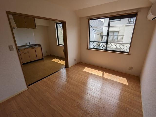 プレマス西亀有の居間・リビング