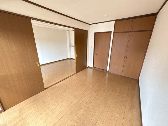 エスポアロイヤルの洋室|コンパクトで使いやすい洋室です