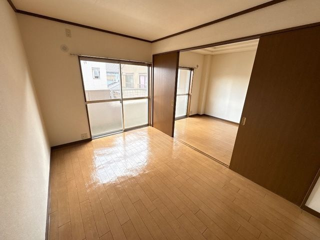 エスポアロイヤルの洋室|個人の部屋や寝室として使える洋室です