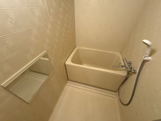 エスポアロイヤルの浴室|日々の疲れを癒すお風呂付です