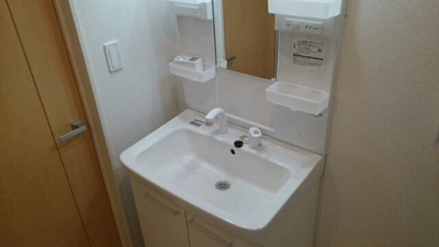 【洗面所】 | セレーノⅠ | 明るい洗面所です