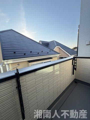 逗子市池子３丁目５９８－７４新築戸建てのバルコニー|外からの目が気にならないバルコニーで洗濯物が干せます
