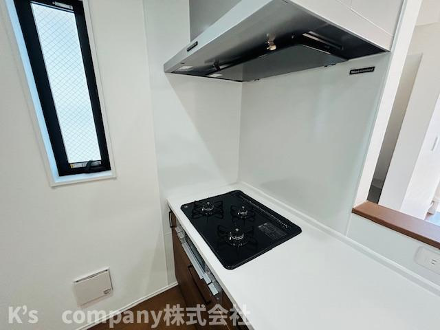 茅ヶ崎市浜須賀　新築戸建　2号棟のキッチン|同時進行ができる3口コンロ♪