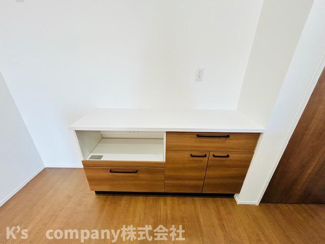 茅ヶ崎市浜須賀　新築戸建　2号棟のキッチン|パントリー付き◇◇