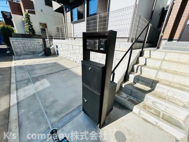 茅ヶ崎市浜須賀　新築戸建　2号棟の外観|玄関ポスト置き場♪