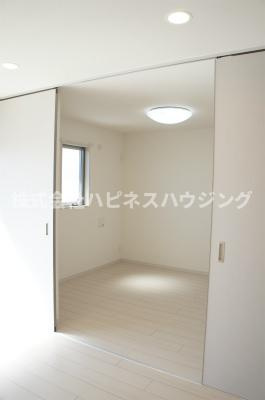 リブリ・アザレアの洋室