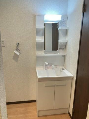 【独立洗面台】 | グリアーレ | 朝の支度にも助かる、独立の洗髪洗面化粧台