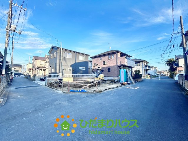 白岡市小久喜1437番　新築一戸建ての前面道路含む現地写真|25/11/04　撮影