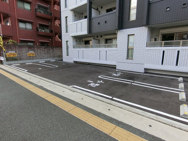 モアプラス西鉄久留米駅前の駐車場