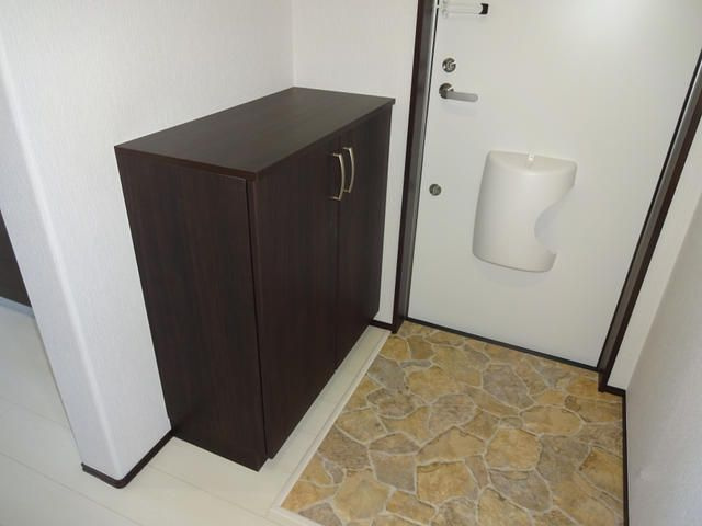 レジデンシア浦和皇山町の玄関