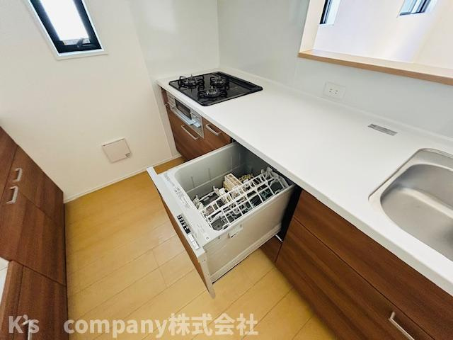 茅ヶ崎市浜須賀　新築戸建　3号棟のキッチン|時間短縮に便利な食洗機付き◇◇