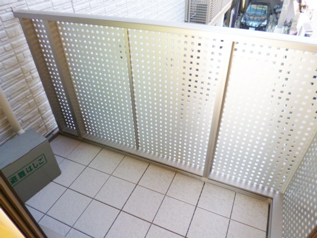 高見シャーメゾンのバルコニー|こちらのバルコニーには沢山洗濯物が干せますね☆