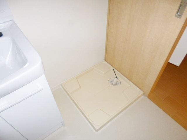 高見シャーメゾンの設備|洗濯機はこちらへ☆