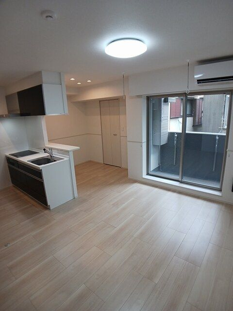 ＣＲＥＶＡＮＣＥ亀戸ＮＯＲＴＨの居間・リビング