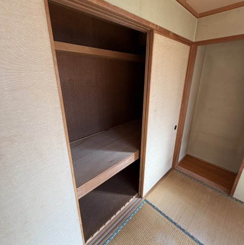 室蘭市八丁平2丁目46-13戸建の収納