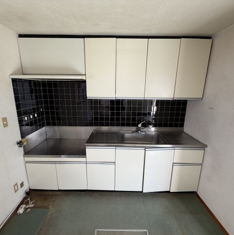 室蘭市八丁平2丁目46-13戸建のキッチン