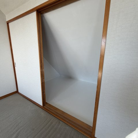 室蘭市八丁平2丁目46-13戸建の収納