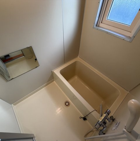 室蘭市八丁平2丁目46-13戸建の浴室