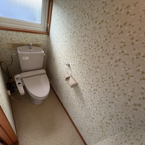 室蘭市八丁平2丁目46-13戸建のトイレ