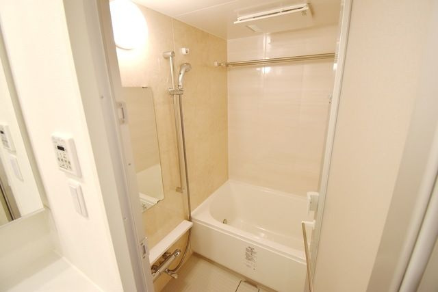 ミュプレ梅丘の浴室