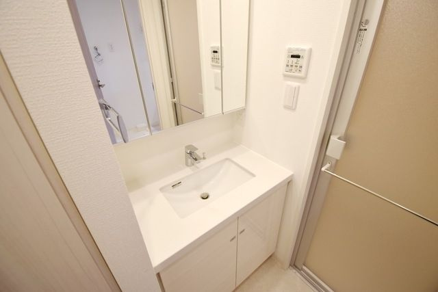 ミュプレ梅丘の独立洗面台