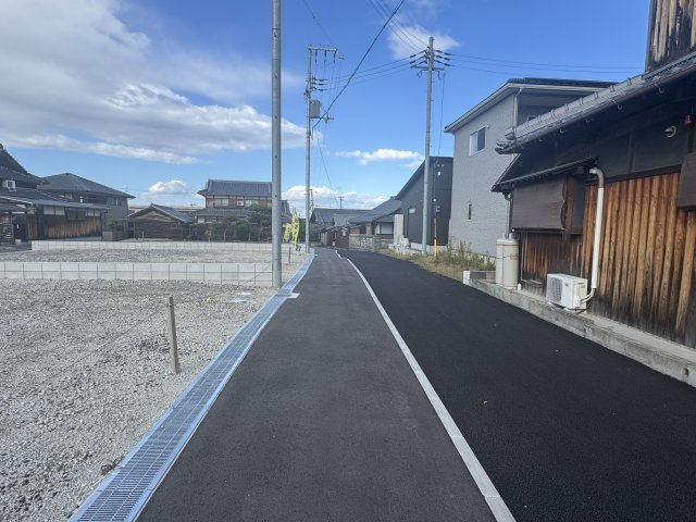 岸和田市尾生町４丁目建築条件無し売土地①号地の前面道路含む現地写真