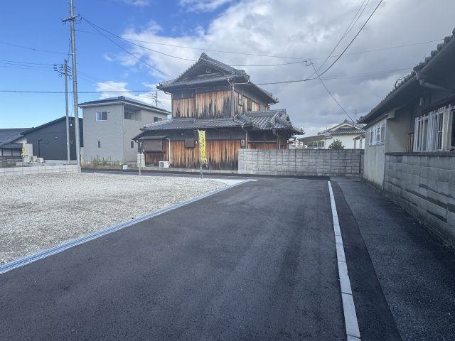 岸和田市尾生町４丁目建築条件無し売土地①号地の前面道路含む現地写真