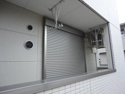 【内装】 | アジャートくろだ | 窓シャッター