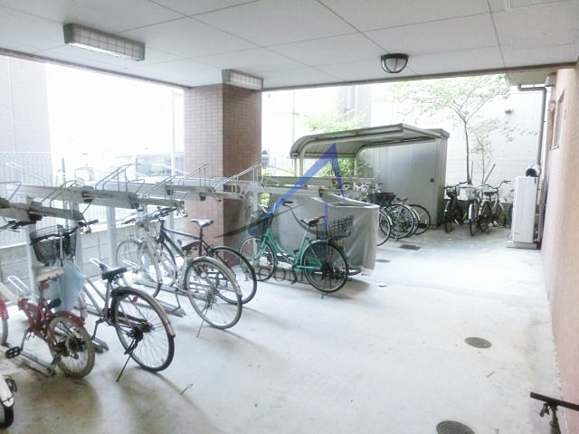 プレミール浅草のその他共用部分|駐輪場です。