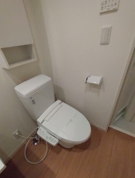 【トイレ】 | アリュイッテ西荻窪 | 温水洗浄便座。