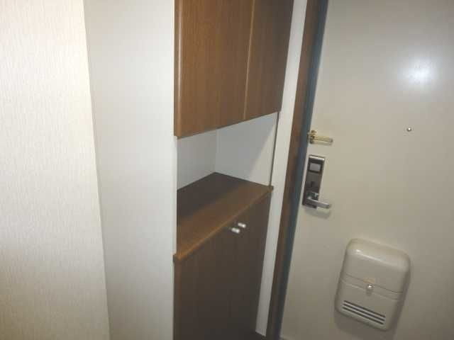 マリンルージュの玄関|収納もある玄関です