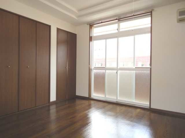 マリンルージュの寝室|コンパクトで使いやすい洋室です