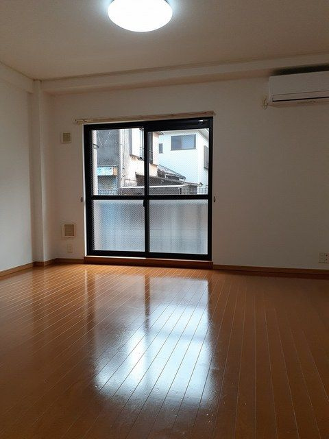 ラグナ　ステュディオの居間・リビング