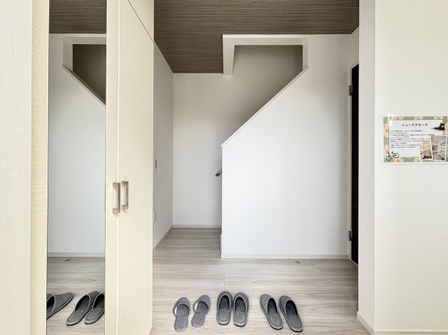 【玄関】 | 上小鳥町2期1号棟