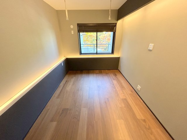 ローレルコートエスタ萩の台　５号棟の洋室