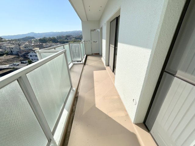 ローレルコートエスタ萩の台　５号棟のバルコニー