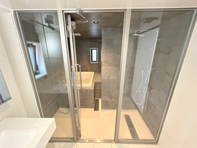 ローレルコートエスタ萩の台　５号棟の浴室