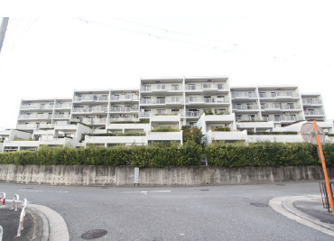 ローレルコートエスタ萩の台　５号棟の外観