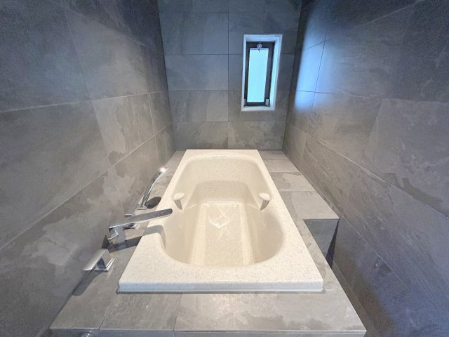 ローレルコートエスタ萩の台　５号棟の浴室