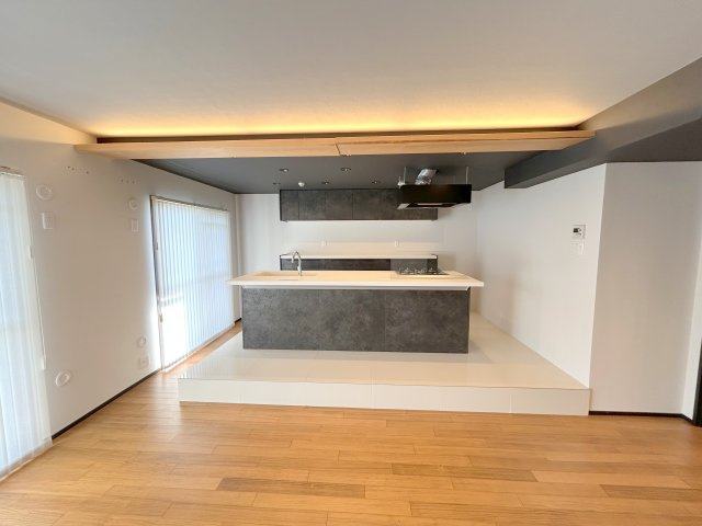 ローレルコートエスタ萩の台　５号棟の居間・リビング