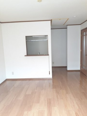 【居間・リビング】 | パレ・エクセランⅡ | ゆったりとしたリビングです