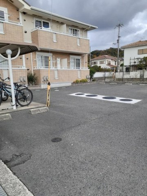 【駐車場】 | トゥーランドット | 車をお持ちの方に嬉しい駐車場付きの物件です