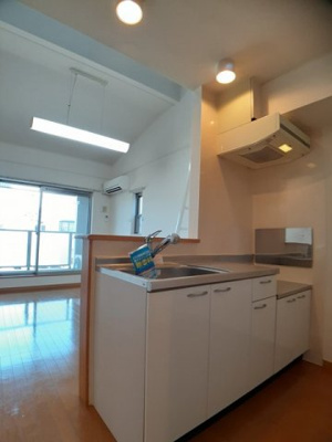 【キッチン】 | ペシュール西小二里 | コンパクトなキッチンで掃除もラクラク
