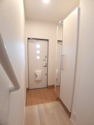 【玄関】 | レットル・ダムールＫ | 収納もある玄関です