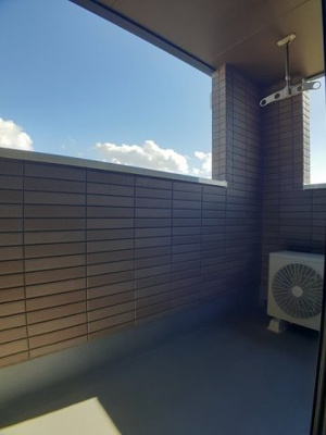 【バルコニー】 | レットル・ダムールＫ | 広々としたバルコニーです