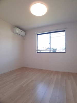 【内装】 | レットル・ダムールＫ | 内装は落ち着いています