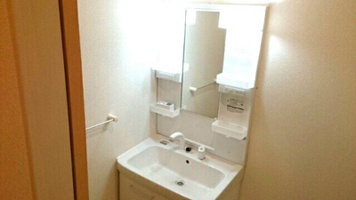 【洗面所】 | ラ・ロマネ | 広い洗面スペース