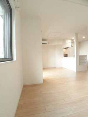 【居間・リビング】 | ヴィル・ドミール | ゆったりとした居間です