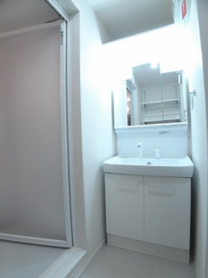 【洗面所】 | ヴィル・ドミール | 広い洗面スペース