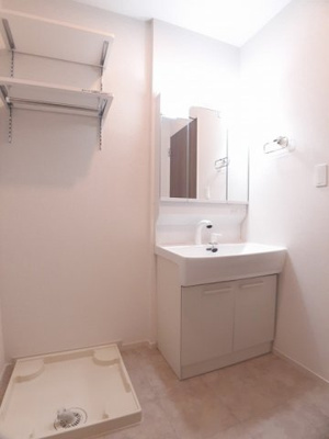 【洗面所】 | アルドールⅠ | 明るい洗面所です